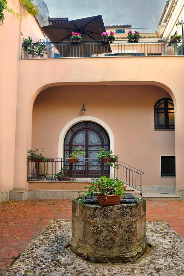 Palazzo Bella Bed & Breakfast Campobello di Licata Exterior photo