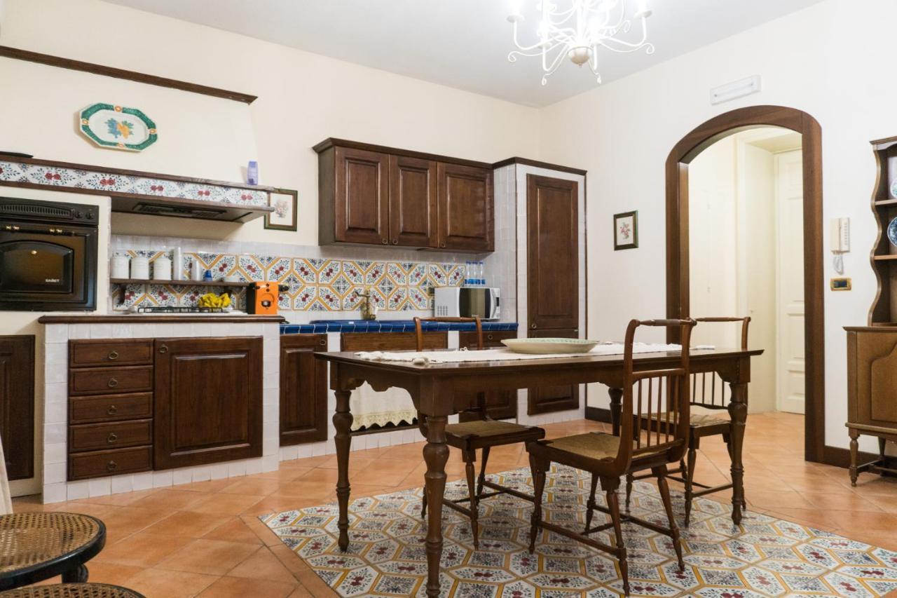 Palazzo Bella Bed & Breakfast Campobello di Licata Exterior photo